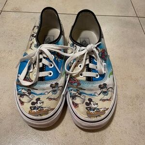 3 DAYS LEFT Disney Vans, Women 6, used